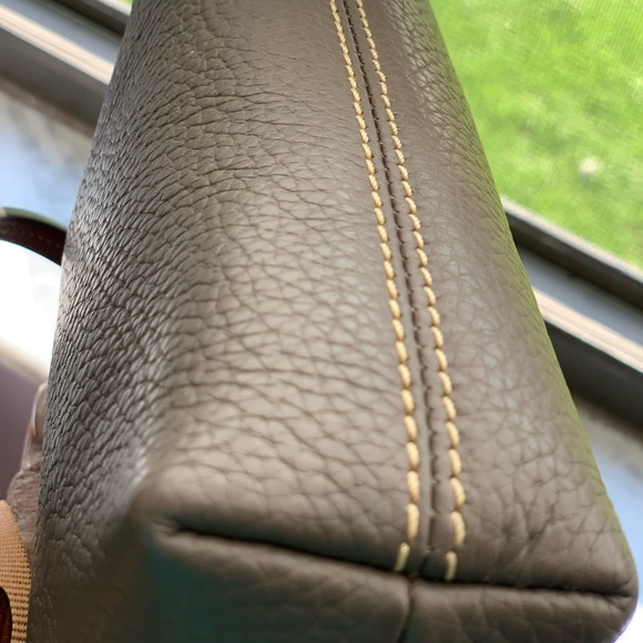 EUC Dooney and Bourke Ginger Crossbody and Matching Coin Purse - Picture 3 of 8